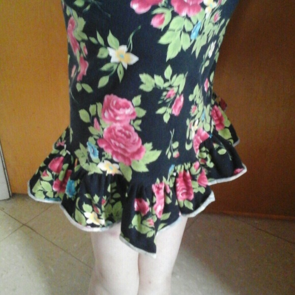 Switchblade Stiletto Black and Floral Dress - Picture 5 of 7